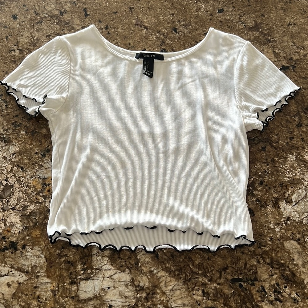 white cropped t-shirt